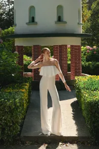 mono blanco de novia con cuerpo plumetti