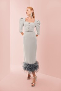 top corto gris escote corazon y botones joya