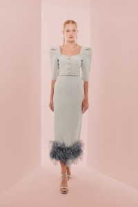 top corto gris escote corazon y botones joya