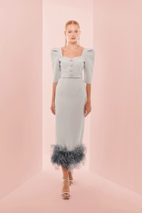 top corto gris escote corazon y botones joya