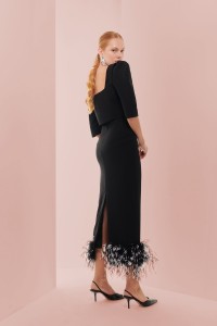 top corto negro escote corazon y botones joya