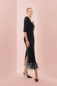 top corto negro escote corazon y botones joya