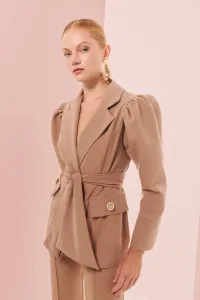 Chaqueta americana creoe camel manga abullonada