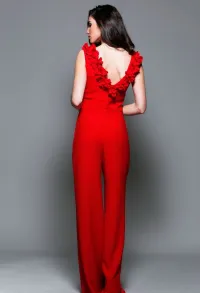 Vestido largo de fiesta rojo con flores para invitada boda