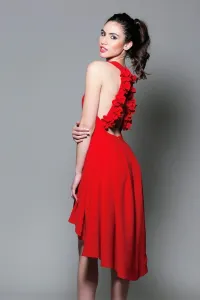 Vestido corto de fiesta asimétrico rojo con adorno flores espalda