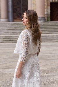 chaqueta corta tul flores blanca transparente