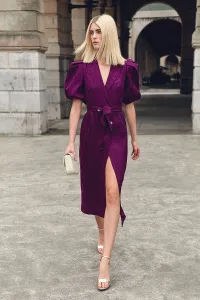 Vestido midi con mangas abullonadas rosa tornasolado y solapa negra