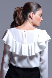 comprar online blusa blanca de vestir con volante para fiesta
