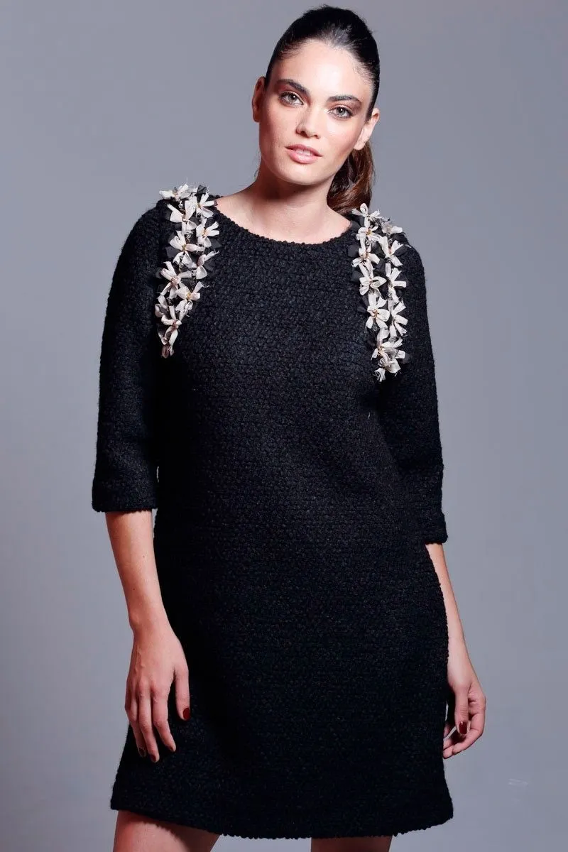 vestido corto negro de baguilla de lana con lazos adorno chanel