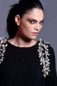 vestido corto negro de baguilla de lana con lazos adorno chanel