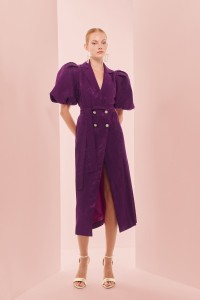 Vestido midi con mangas abullonadas rosa tornasolado y solapa negra