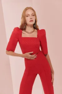 Top joya brocado rojo geometrico escote recto invitada boda