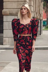 Falda brocada negra con flores para invitada invierno