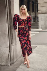 Falda brocada negra con flores para invitada invierno
