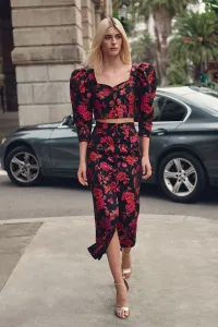 Falda brocada negra con flores para invitada invierno