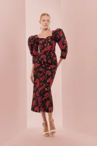 Falda brocada negra con flores para invitada invierno