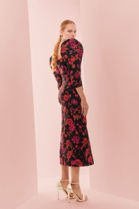 Top joya brocado negro con flores escote corazon invitada