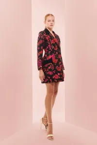 Vestido esmoquin brocado negro con estampado de flores