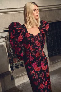 Vestido de invitada brocado negro flores con manga globo