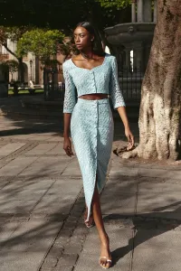conjunto top y falda azul claro con tul flores bordadas para