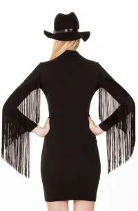 vestido negro de fiesta corto con flecos en la manga de felipe