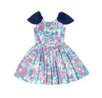 vestido fiesta de flores corto de vuelo con alas y escote en la