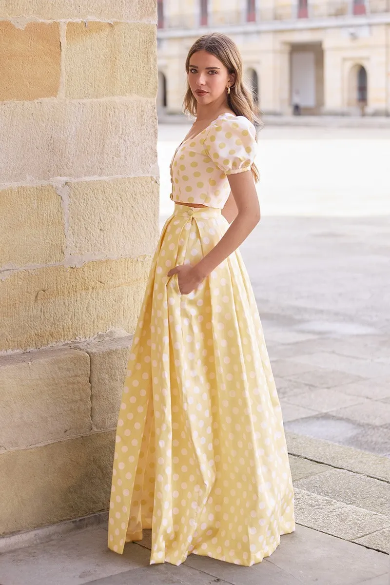 Conjunto top y falda abullonado de lunares amarillo