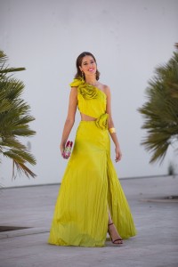 Vestido largo asimetrico en tafeta lima para invitada boda verano
