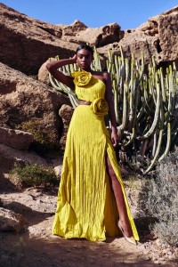 Vestido largo asimetrico en tafeta lima para invitada boda verano