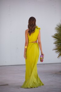 Vestido largo asimetrico en tafeta lima para invitada boda verano