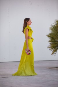 Vestido largo asimetrico en tafeta lima para invitada boda verano
