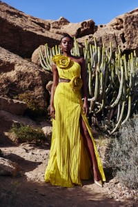 Vestido largo asimetrico en tafeta lima para invitada boda verano