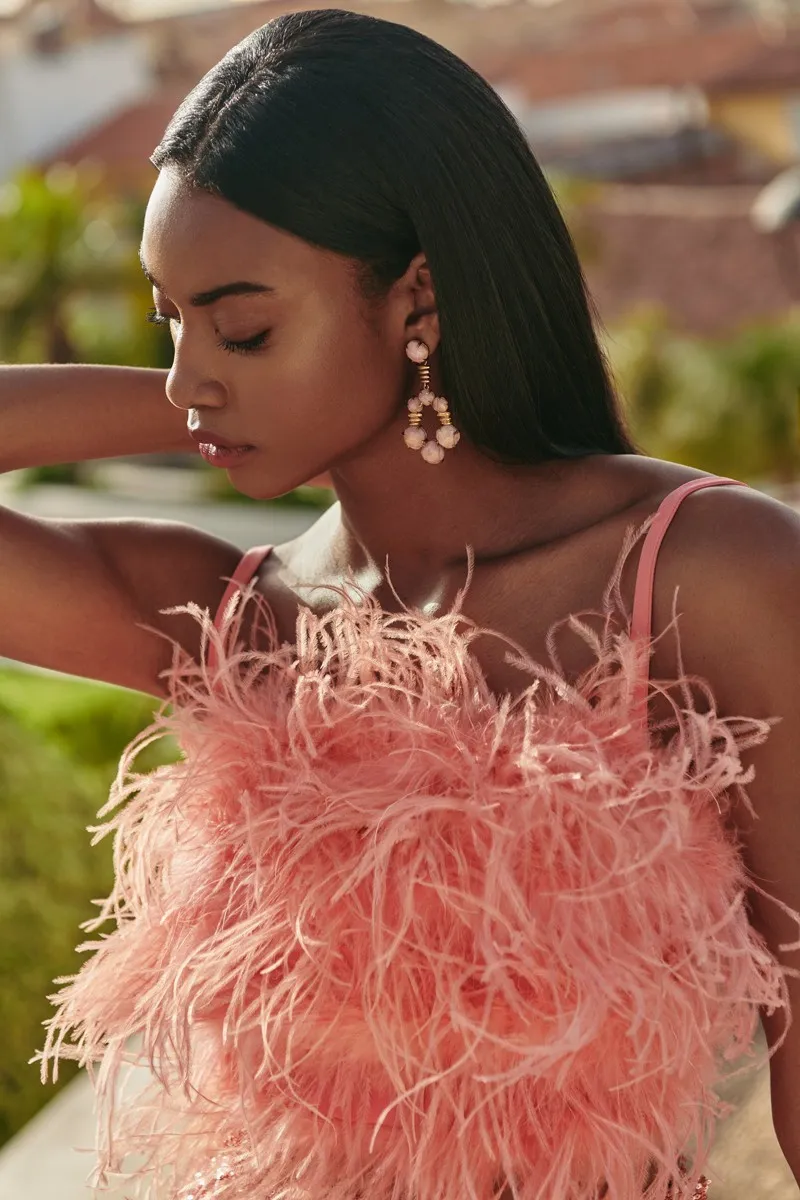 Top corto de fiesta de plumas crepe coral