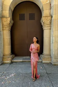 Vestido de fiesta asimetrico largo de lentejuelas coral