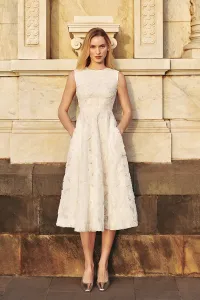 vestido midi de tul blanco con falda vuelo para novia civil
