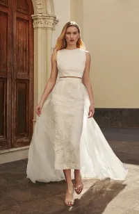conjunto de top cruzado en tul blanco y pailletes para novia