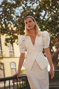 Vestido brocado blanco con peplum y manga jamon novia civil