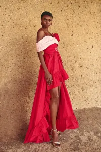 Vestido tafeta roja escote bardot con falda asimetrico para