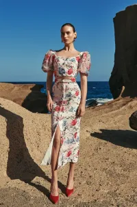 Falda midi tul bordado blanco con flores colores