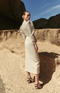 vestido de lino beige con rayas lentejuelas con peplum para