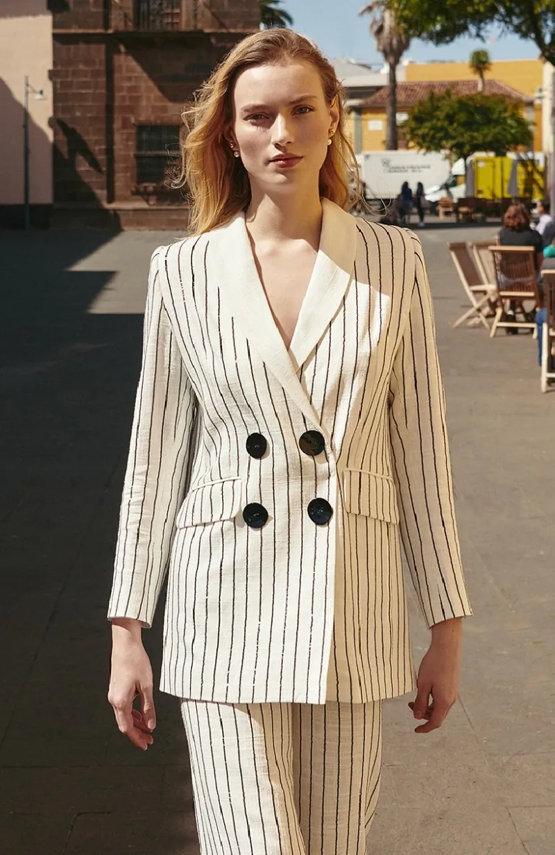 blazer de lino blanco con rayas de lentejuelas