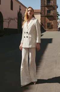 blazer de lino blanco con rayas de lentejuelas