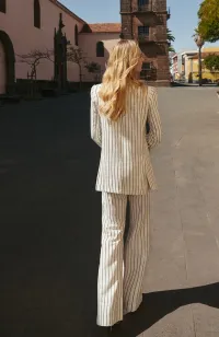 blazer de lino blanco con rayas de lentejuelas