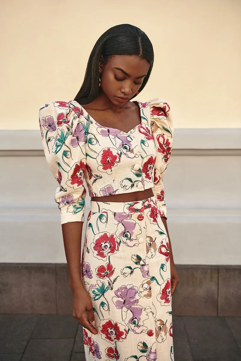 top manga jamón de lino con flores bordadas para invitadas