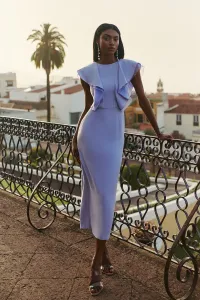 vestido de fiesta con volantes de crepe y organza color azul
