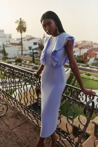 vestido de fiesta con volantes de crepe y organza color azul