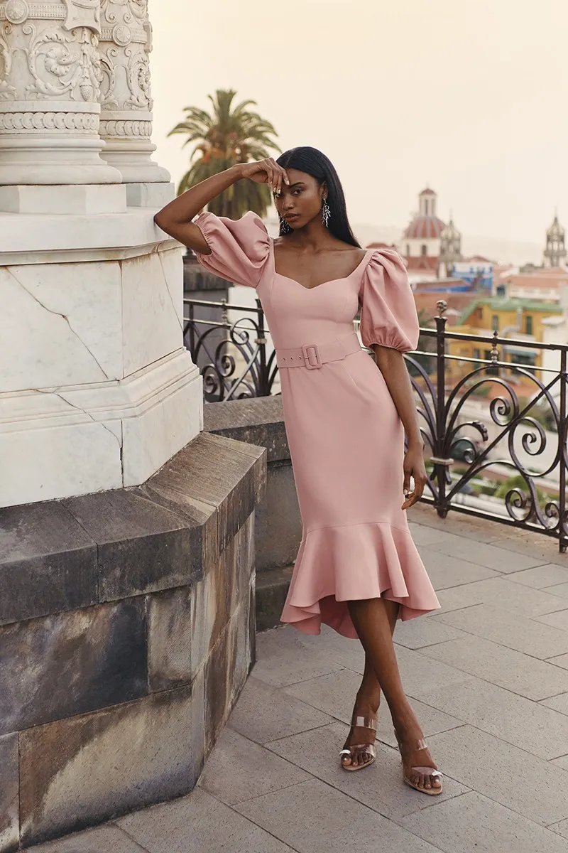 Vestido rosa palo con volante para mama de comunion