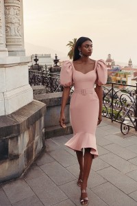 Vestido rosa palo con volante para mama de comunion