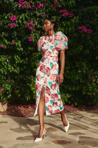 Vestido de invitada en tul bordado con flores con botones forrados