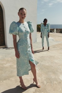 Vestido brocado aguamarina con mangas abullonadas y botones joya